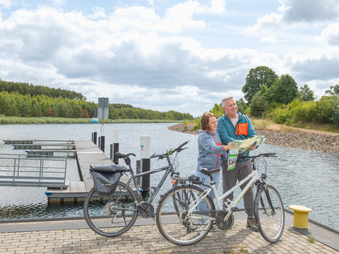 Fahrradausflug zur Schleuse im Koschener Kanal, Foto: Rico Schwarze - Glücksfoto GbR