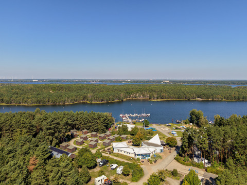 Hafencamp Senftenberger See Luftaufnahme, Foto: Julia Kussatz